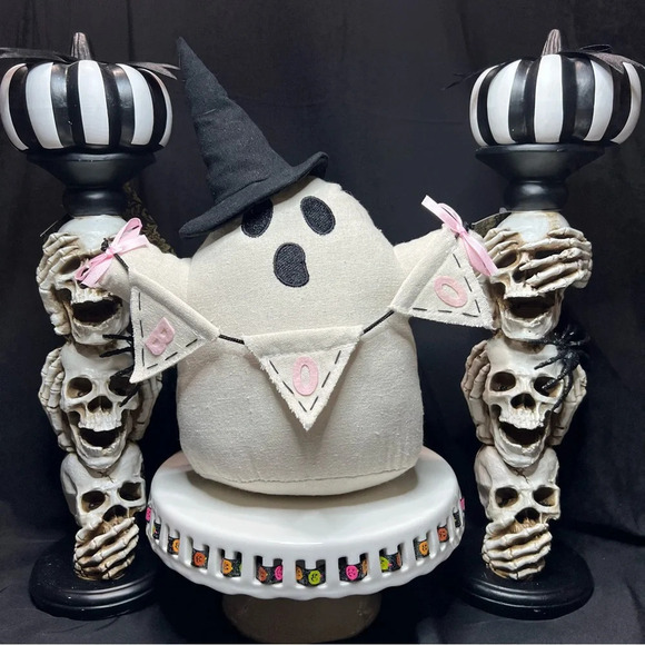 Hallow Home Halloween Weighted Witch Ghost w/ Pastel Pink Bows & BOO Banner - Picture 1 of 12
